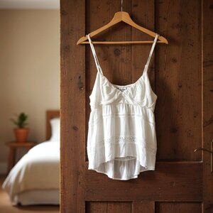 No Boundaries V-neck Ruched Bust White Top - Size L